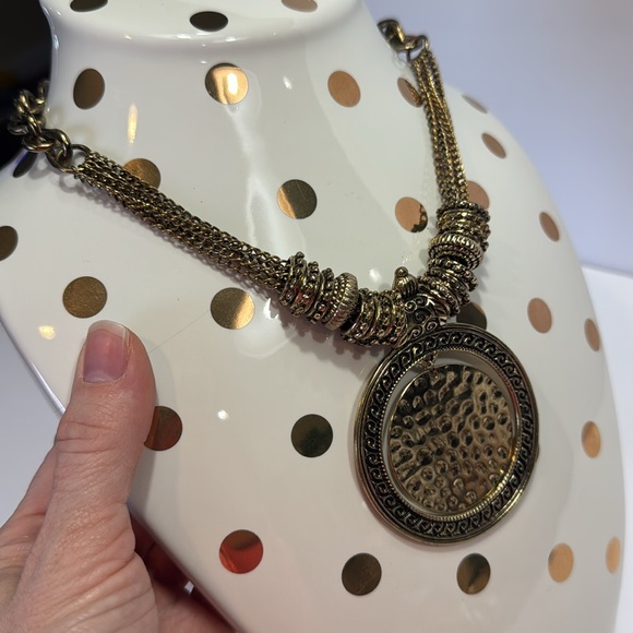 CHICOS VINTAGE GOLD MEDALLION NECKLACE - Picture 2 of 4